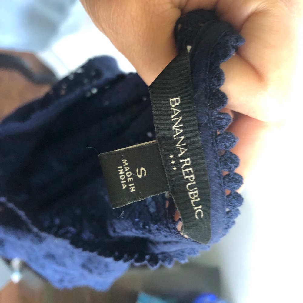Blue lace top by banana republic size S - Picture 6 of 6